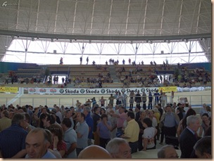 vel_tribune